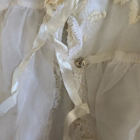 White Lace Kids One Piece I’m guessing 3-6 months - Picture 4 of 5